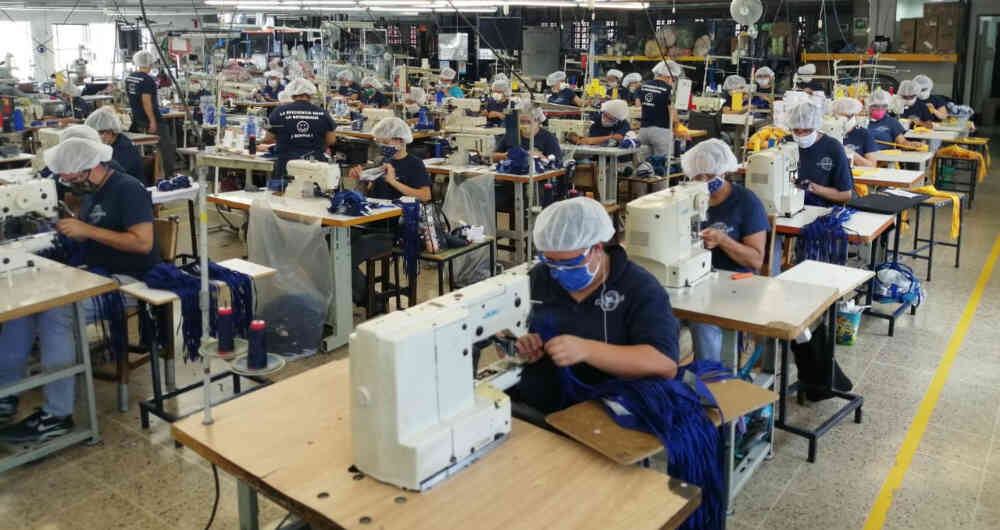 Aunque la industria manufacturera se viene recuperando, aún está por debajo del año pasado.