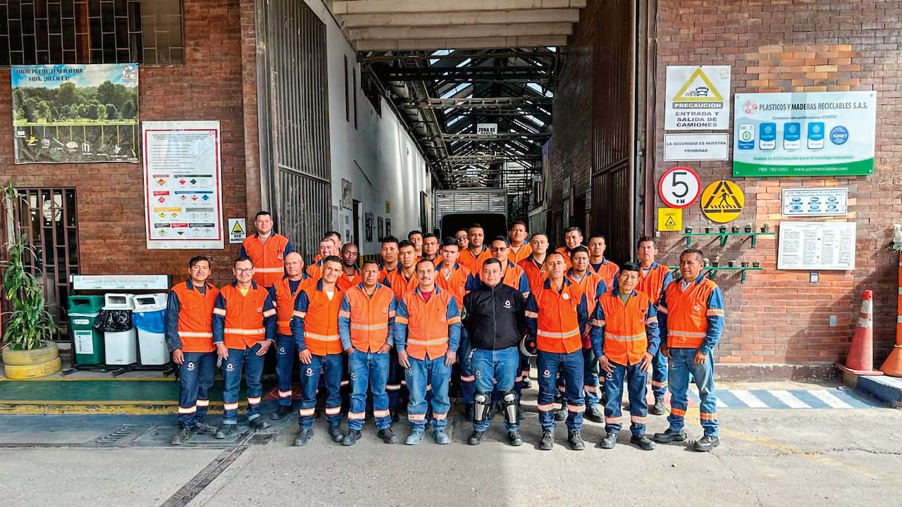 La compañía cuenta con talento humano de alta calidad y varias certificaciones que respaldan su labor en sostenibilidad.