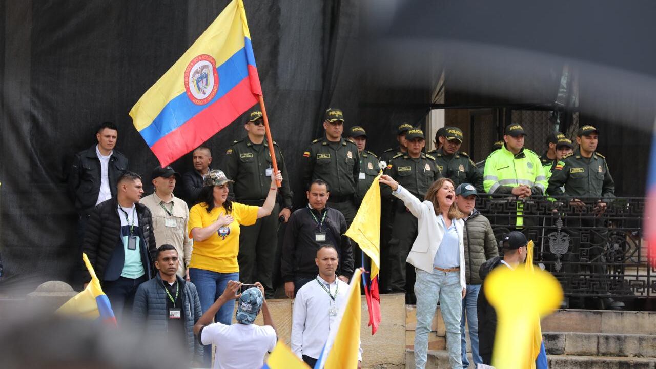 Marchas en contra del Gobierno del Presidente Gustavo Petro Plaza de Bolívar