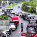Movilización de camioneros en Medellín.