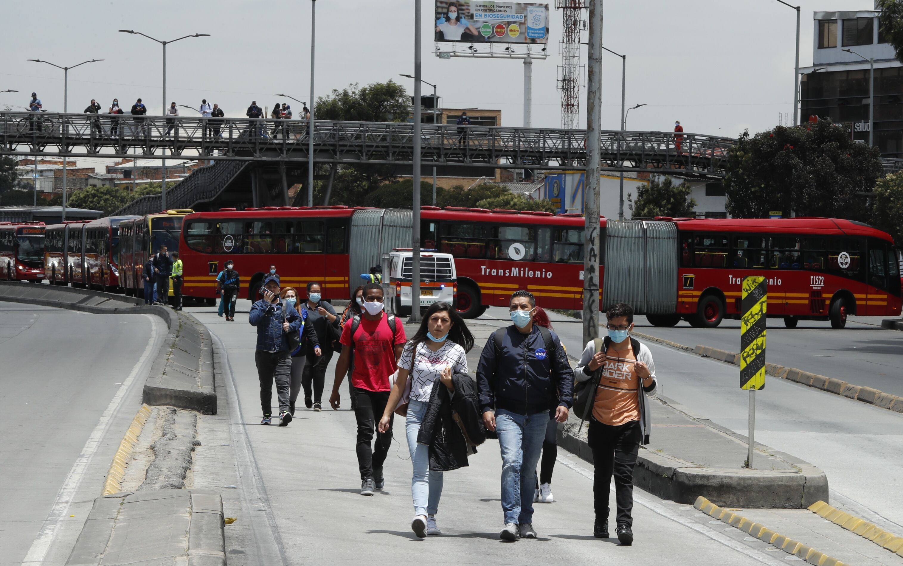 Bloqueos protestas comerciantes cuarentena estricta autopista sur 53