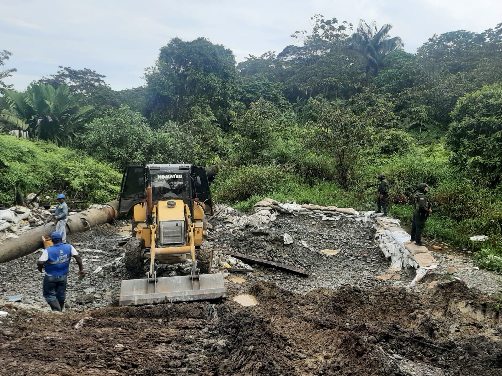 Autoridades destruyeron centro de entretenimiento de Los Espartanos en Buenaventura.