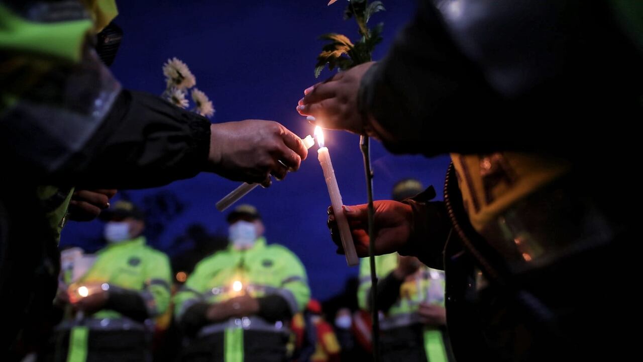 Los ciudadanos que quieran unirse a este mensaje, tendrán que subir una foto de sus manos a redes sociales con el numeral #MisManosParaLaPaz y etiquetar la cuenta del Ministerio de Defensa.