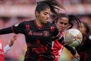 Imagen del partido de ida de la Final de la Liga Femenina 2023, entre Independiente Santa Fe y América de Cali, en el estadio El Campín de Bogotá.