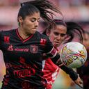 Imagen del partido de ida de la Final de la Liga Femenina 2023, entre Independiente Santa Fe y América de Cali, en el estadio El Campín de Bogotá.