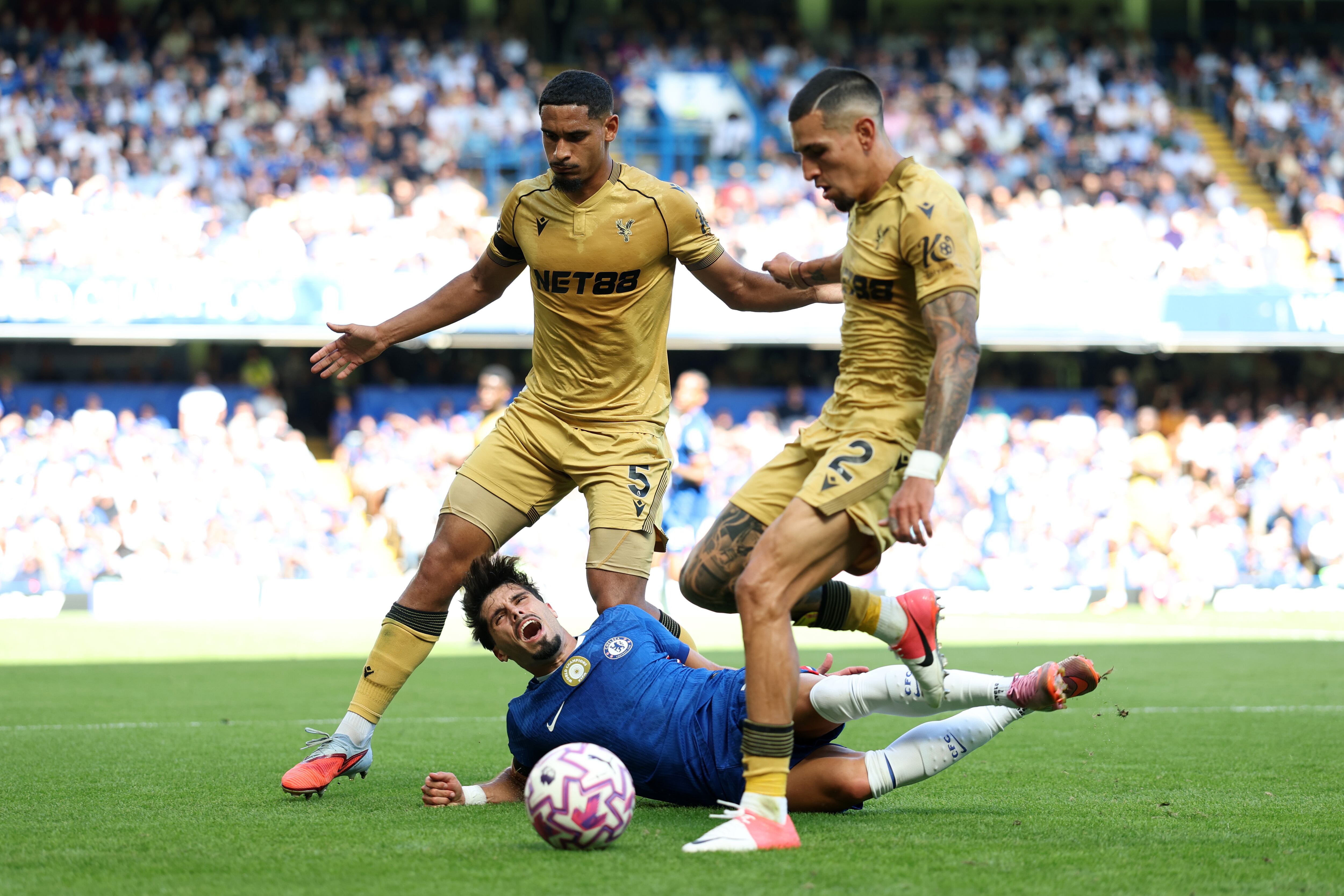 Daniel Muñoz enfrentó con Crystal Palace al Chelsea en Premier League