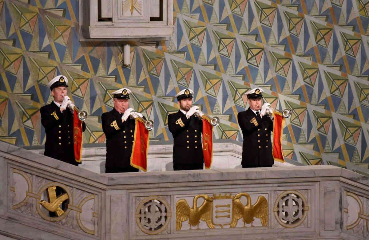 La diana terminó con las selfies. Atención,  entra el Nobel de Paz.