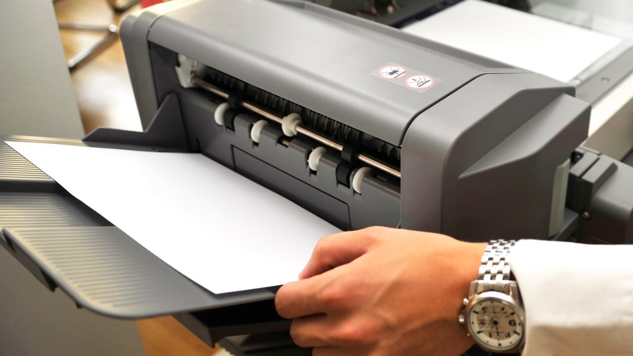 Las impresoras son esos dispositivos que dividen corazones. Unos las aman, otros las odian.