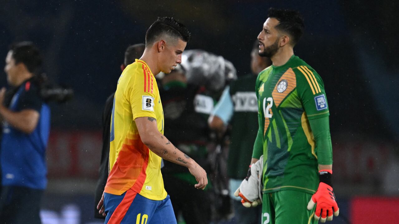 James Rodríguez sale cabizbajo tras perder con Ecuador en Barranquilla