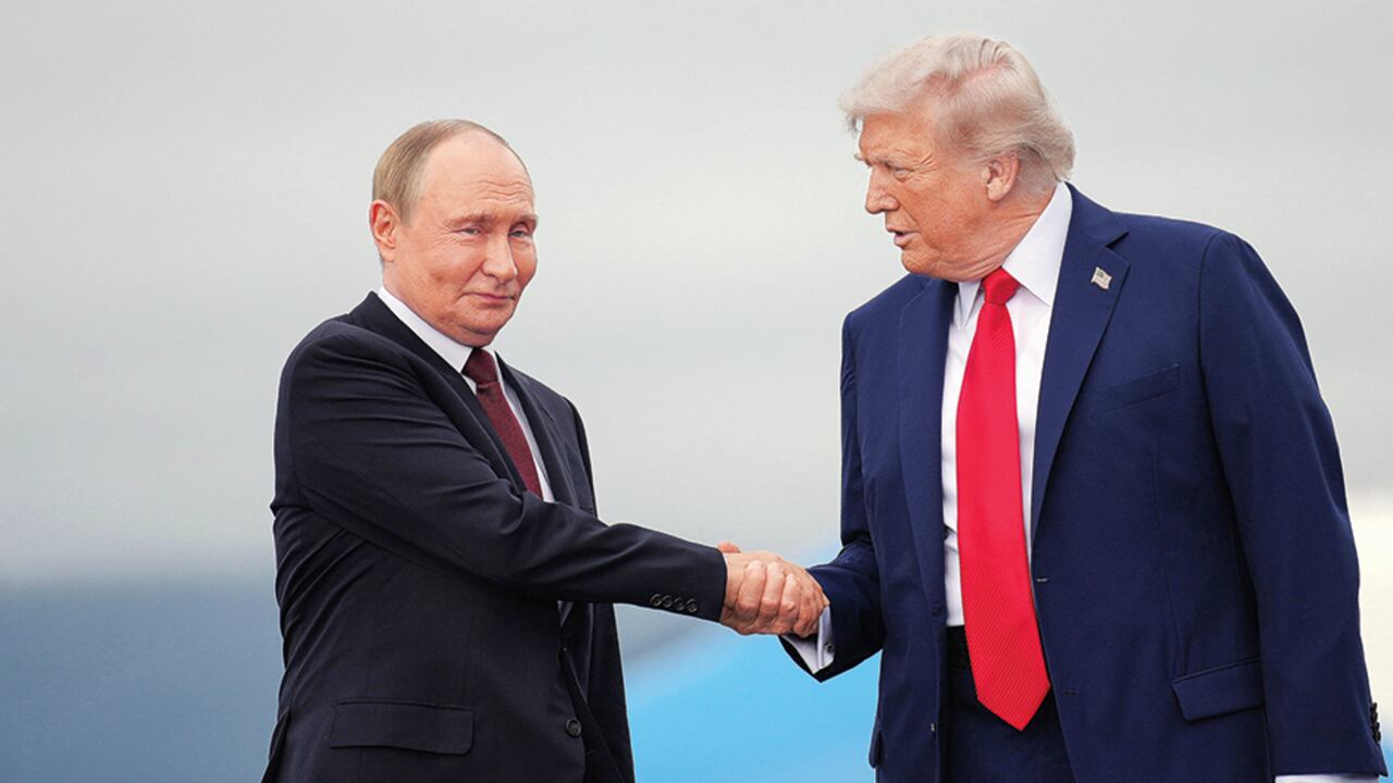 Trump dice que ahora tendrá que llevar la propuesta de acuerdo ante la OTAN, los demás líderes europeos y la misma Ucrania.