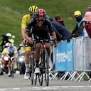 El ecuatoriano Richard Carapaz del Ineos Grenadier en el Ascenso al Col de Portet