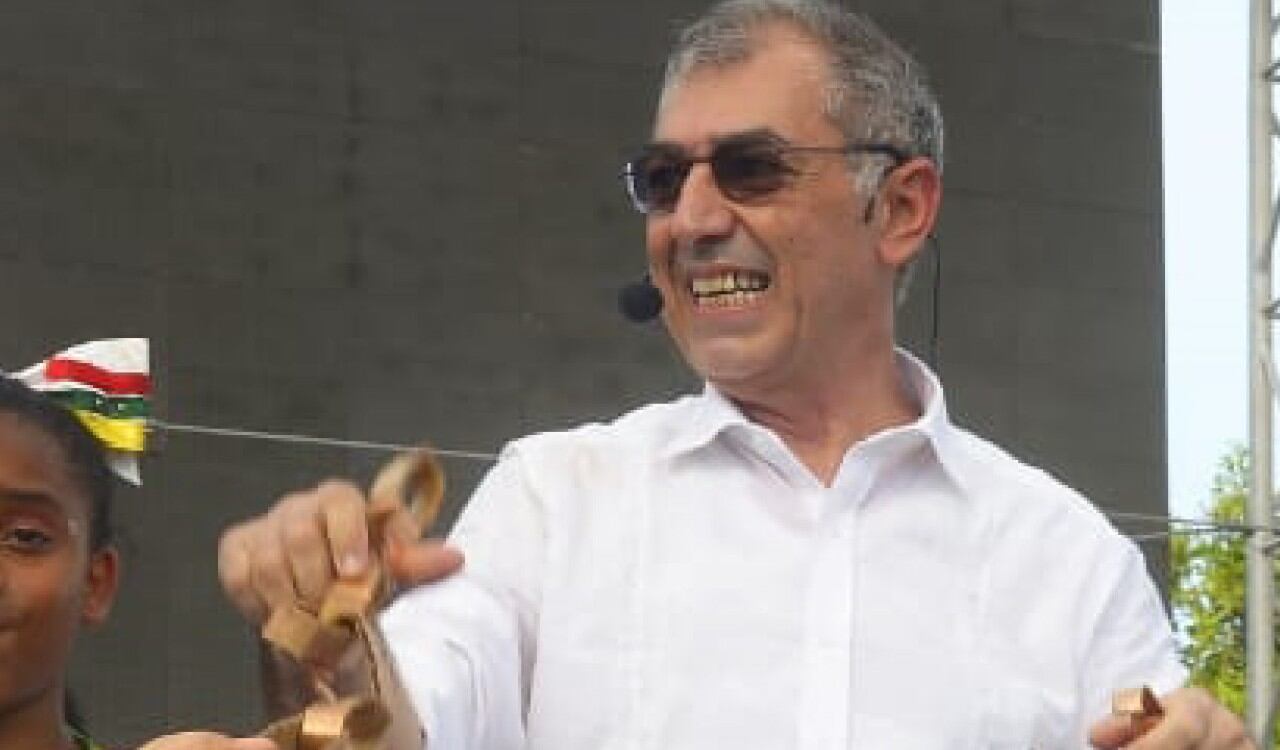 Por su viaje a Egipto ha recibido varias críticas, luego que la ciudad parece tener una crisis de movilidad.