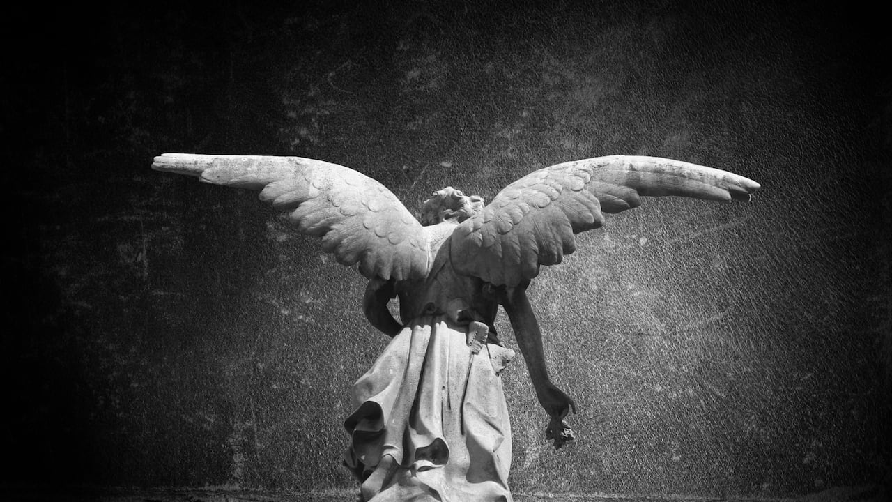 Se cree que el arcángel proporcionará claridad a aquellos que están indecisos sobre qué camino tomar o qué destino es el más adecuado para su crecimiento personal.