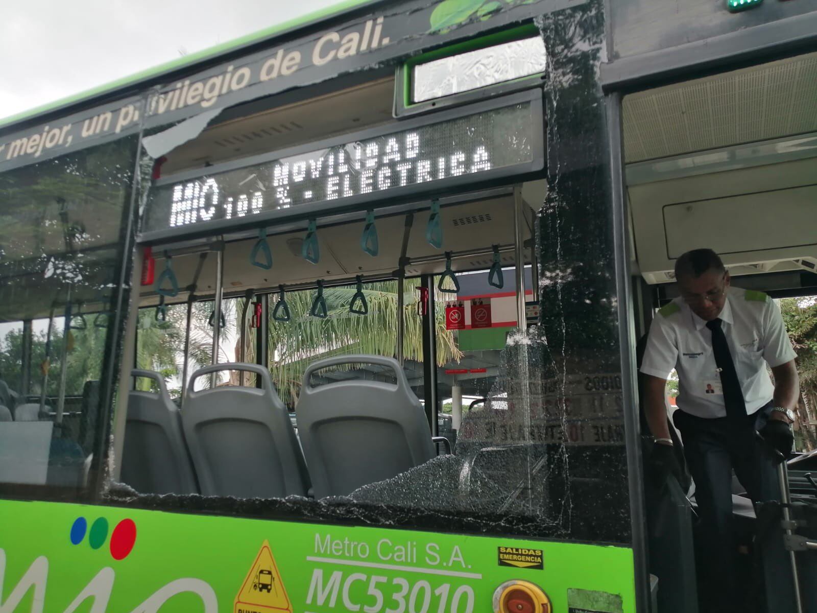 MIO vandalizado en Cali este 23 de noviembre de 2023.