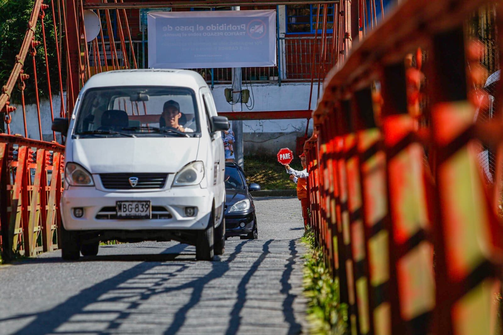 Obras de mantenimiento vial en Manizales