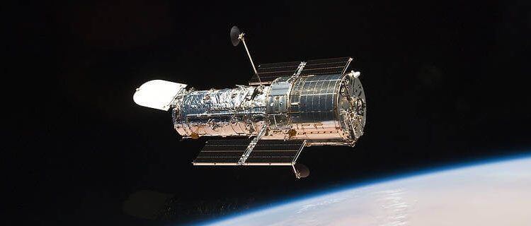 Modelo básico de un espectrógrafo.