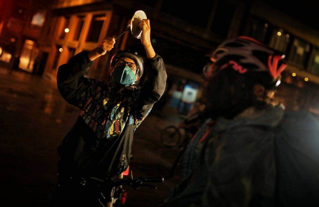 Ciudadano apoyó la de decisión de la orden de casa por cárcel a Uribe