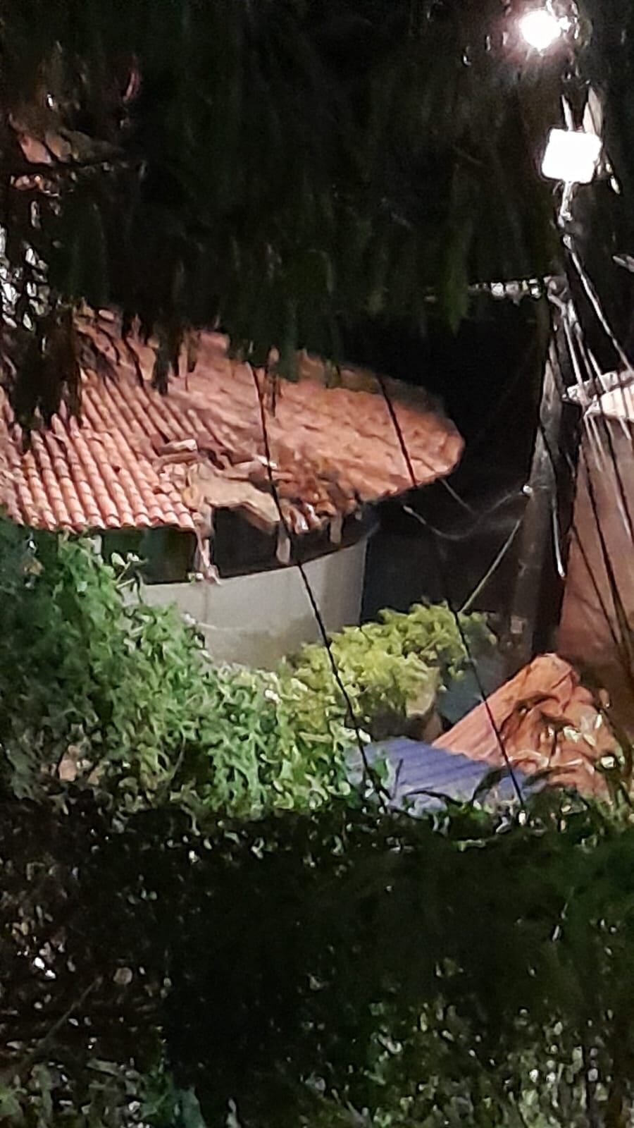 Lanzan artefacto explosivo a CAI forestal de Cali.