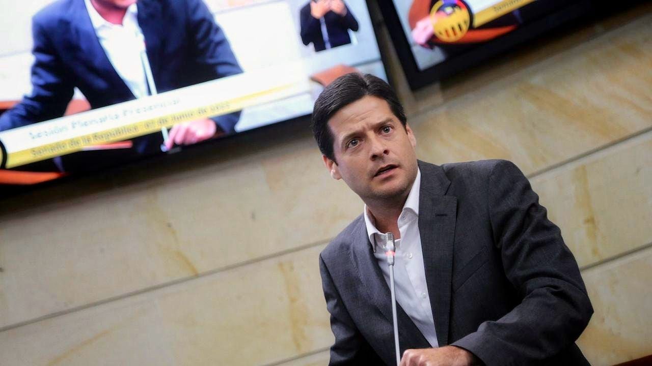 Senador Mauricio Gómez Amín.