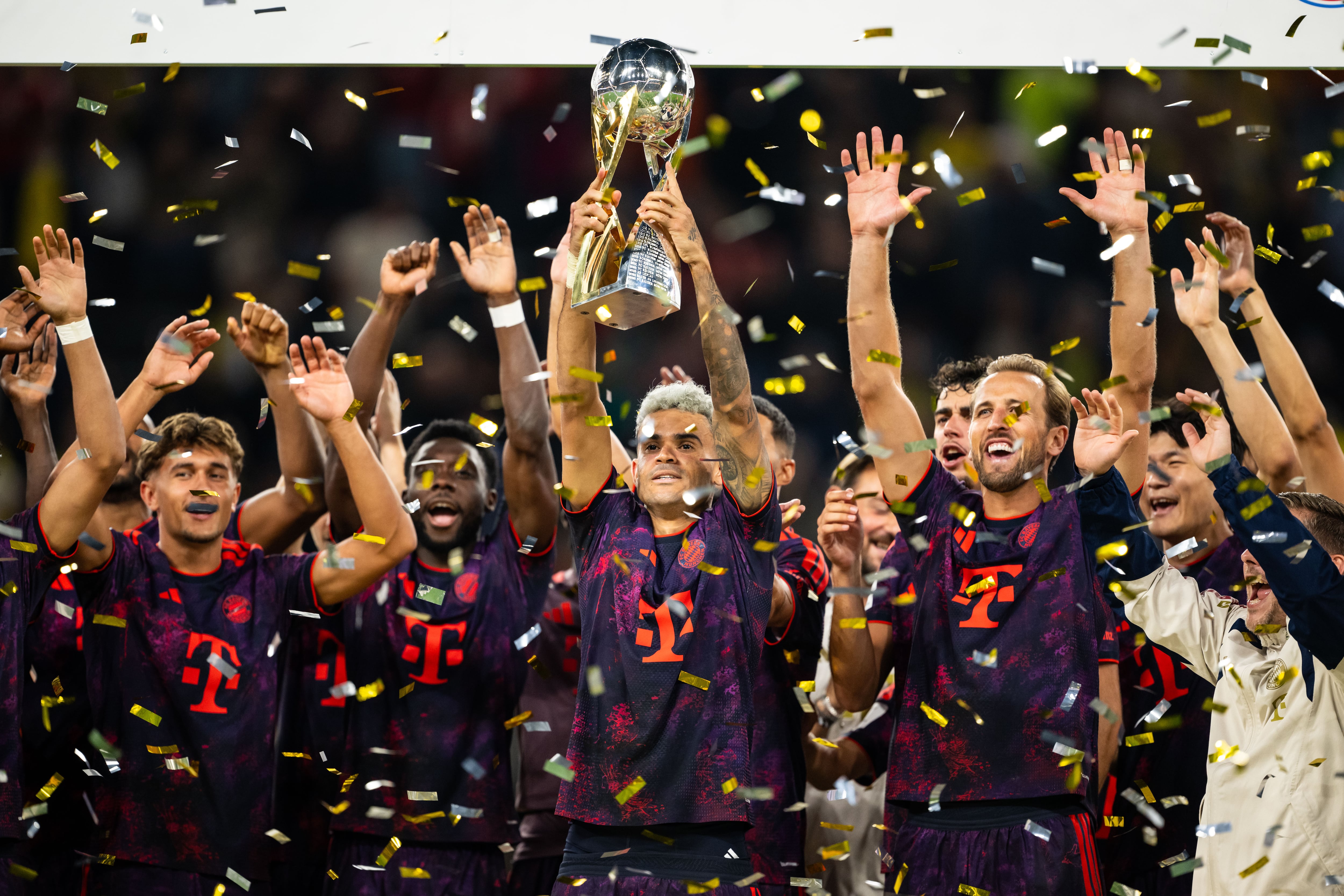 Luis Díaz alza el título de la Supercopa de Alemania con Bayern Múnich