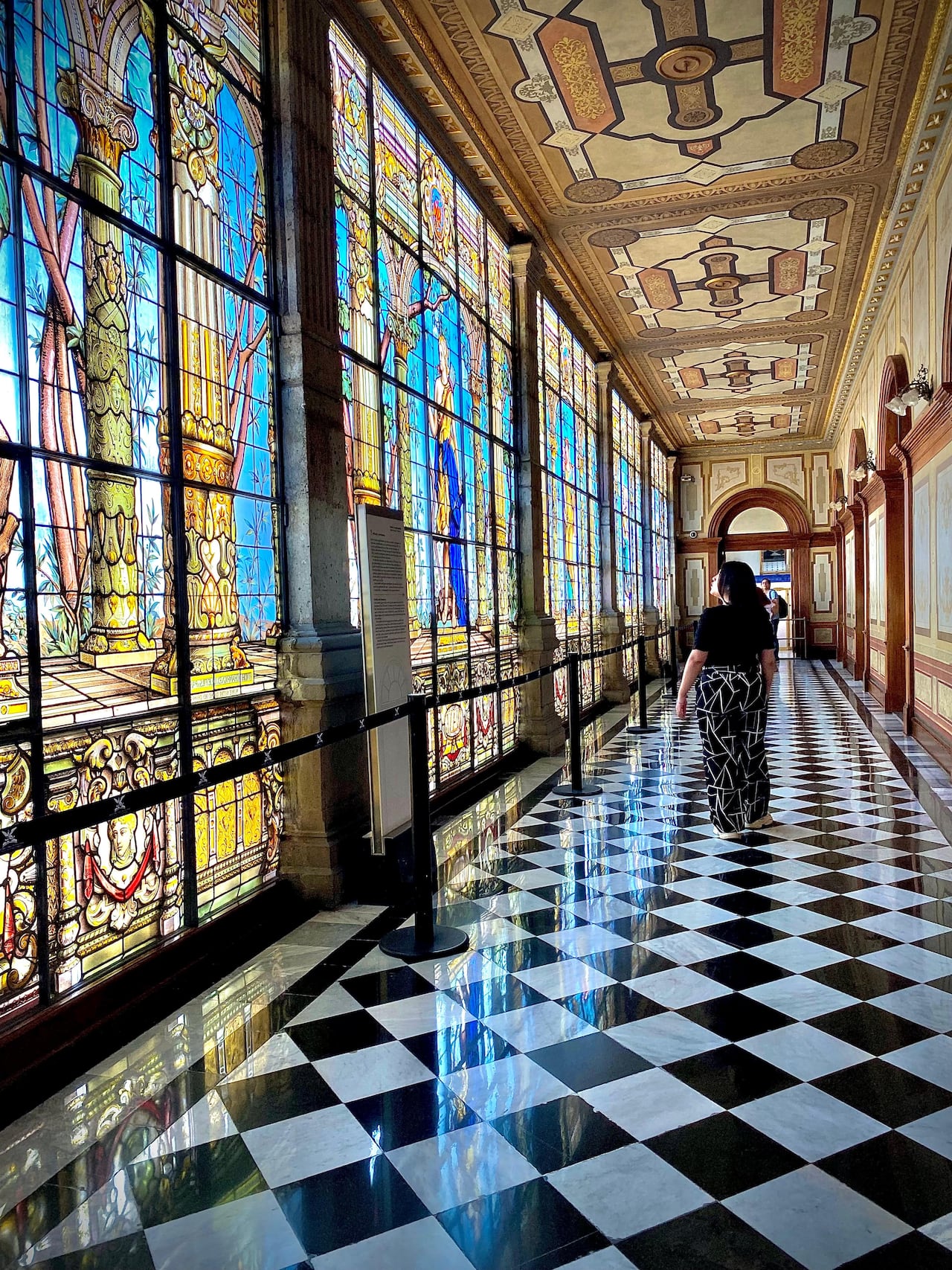 Los vitrales del castillo de Chapultepec es uno de los infaltables de esta visita.