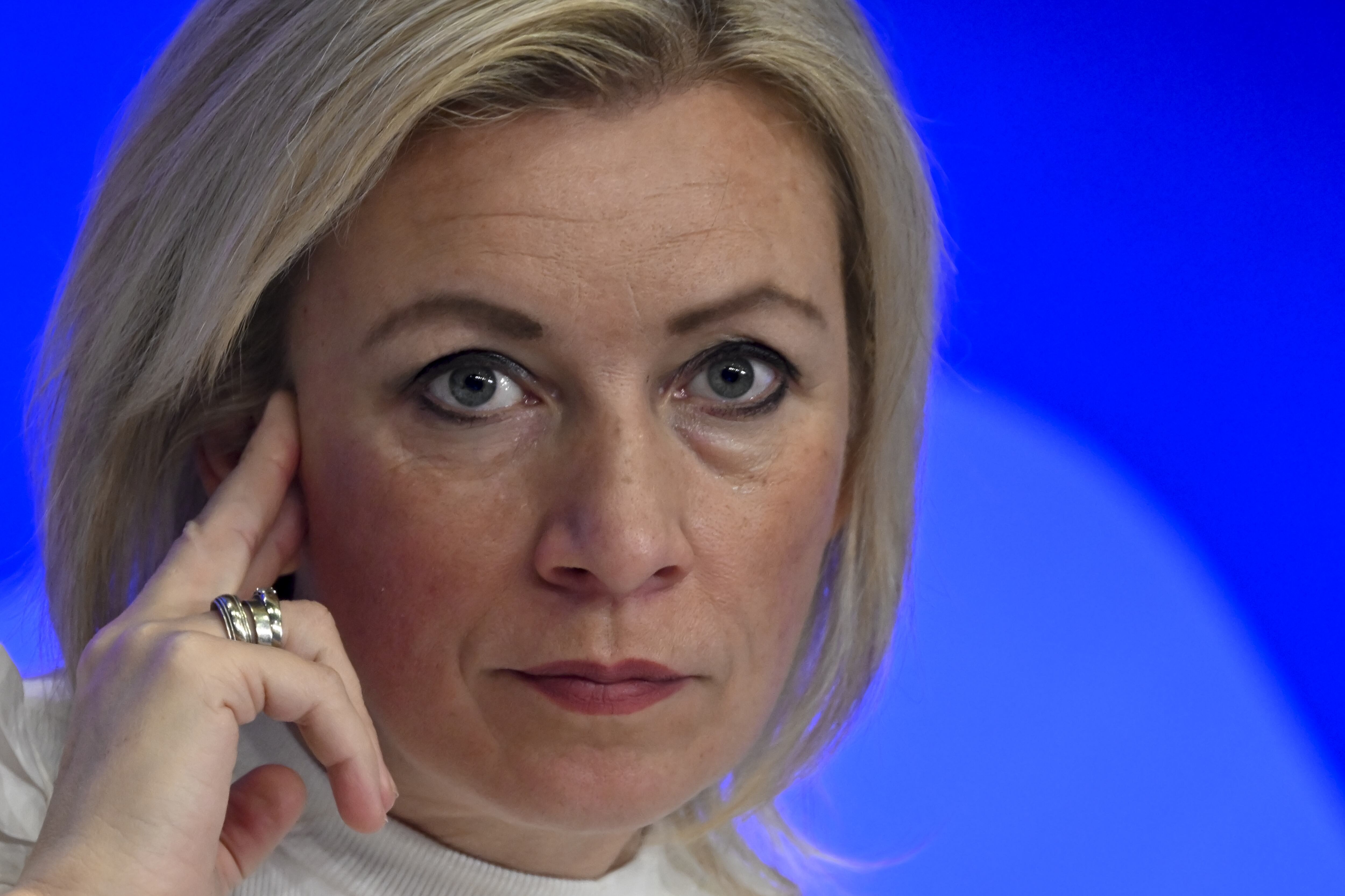 La portavoz del Ministerio de Asuntos Exteriores de Rusia, Maria Zaharova, pronuncia un discurso mientras asiste al Foro de Medios de los países de la Comunidad de Estados Independientes (CEI) en Moscú