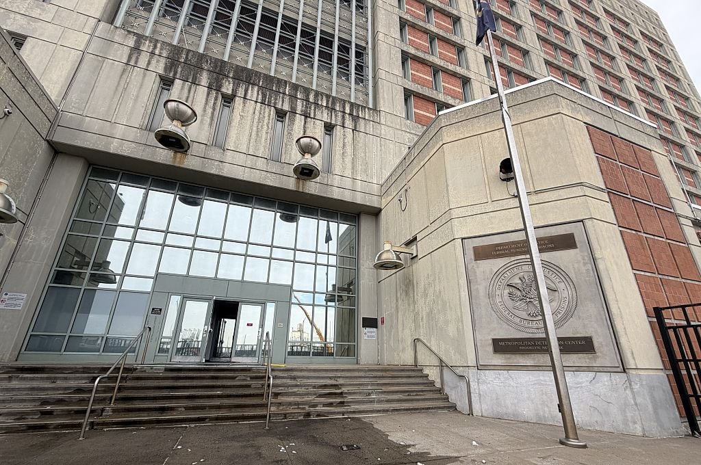 Una vista del Centro de Detención Metropolitano, donde el presidente venezolano, Nicolás Maduro, fue llevado ante su juicio en Nueva York, Estados Unidos, el 3 de enero de 2026