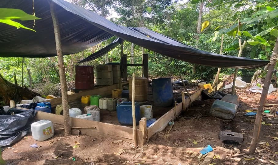 Encuentran 15 laboratorios usados por tres subestructuras del Clan del Golfo para el procesamiento de pasta base de coca