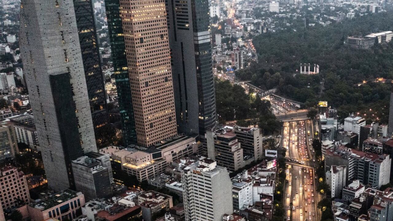 Ciudad de México presenta fuertes congestionamientos de tránsito