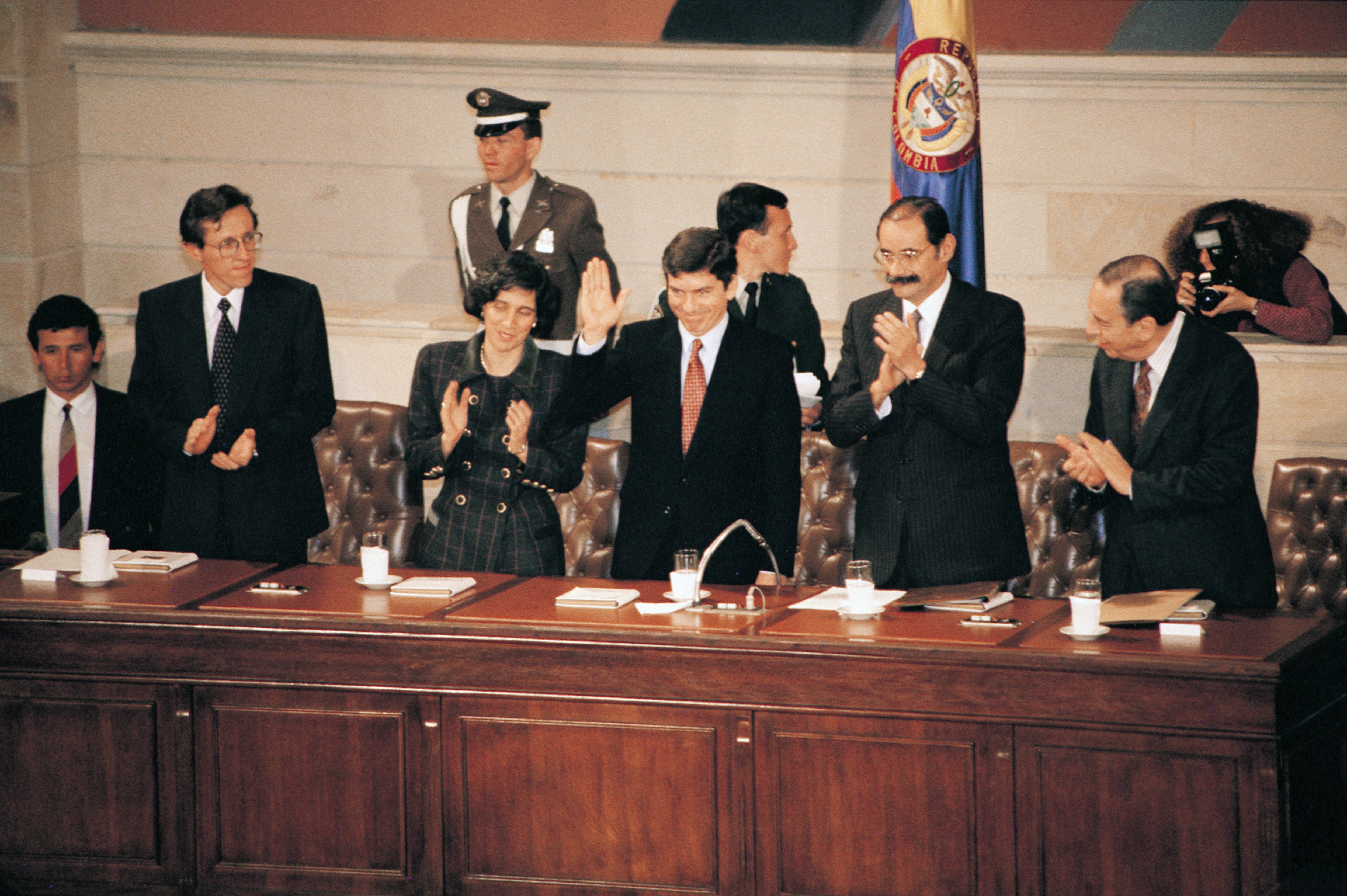 ASAMBLEA CONSTITUYENTE: Aspectos,  Clausura, mesa directiva.
Ed. 1109 p. 35    Ed. 1178 p. 96
Foto:Lope Medina   Jul 91