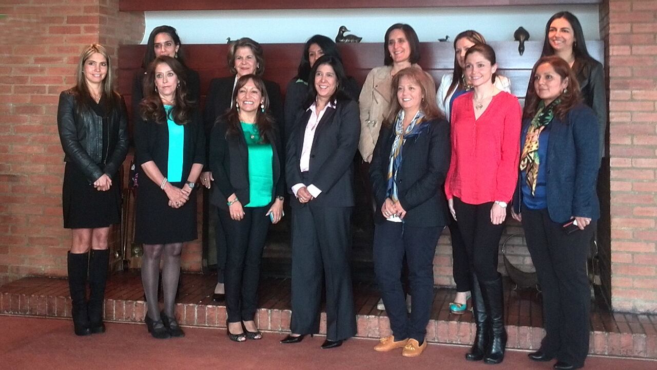 Con este programa el Externado busca disminuir esta brecha y contribuir con la igualdad de género en el país al promover un cambio cultural en las organizaciones.