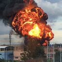 El incendio presentó en tres bodegas y una empresa de químicos del sector.