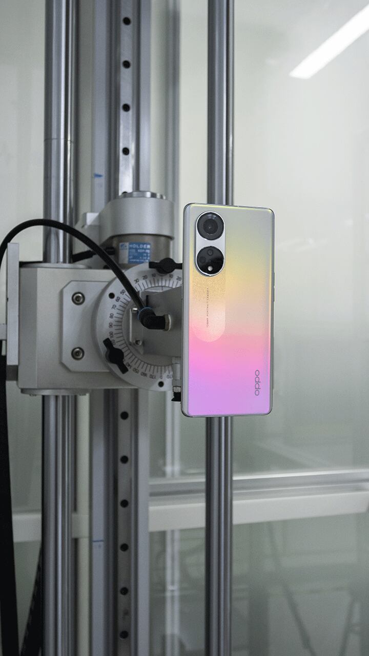 Brazo mecánico usado para hacer pruebas de resistencia a caídas.