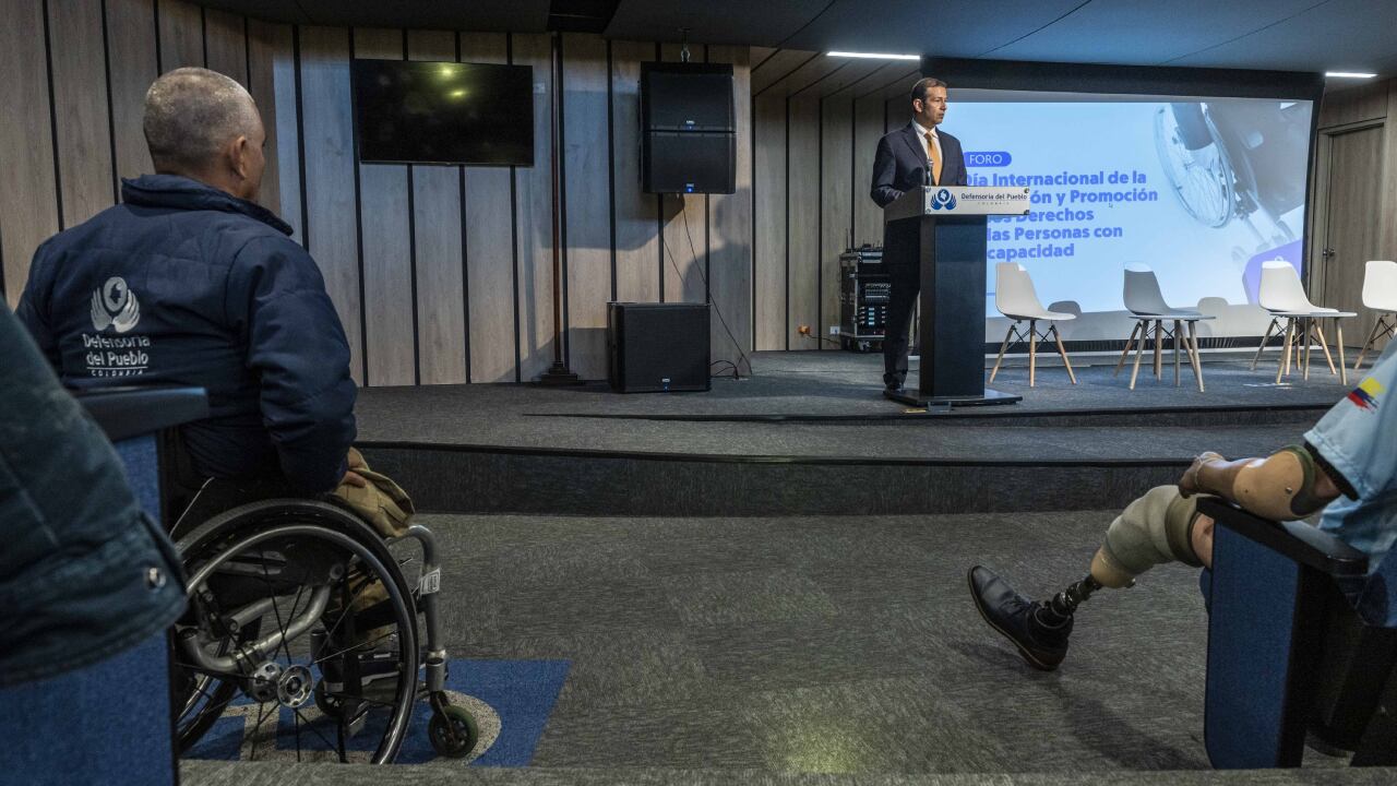 Defensoría insta a instituciones educativas a implementar estrategias para eliminar la discriminación de niños y adolescentes con discapacidad