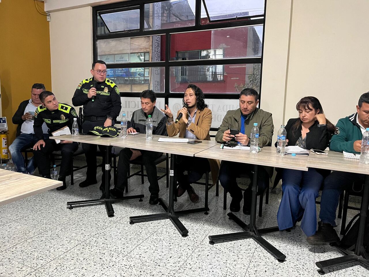 Mesa de seguridad convocada por el concejal Julián Rodríguez Sastoque tras amenazas a comerciantes del centro de Bogotá