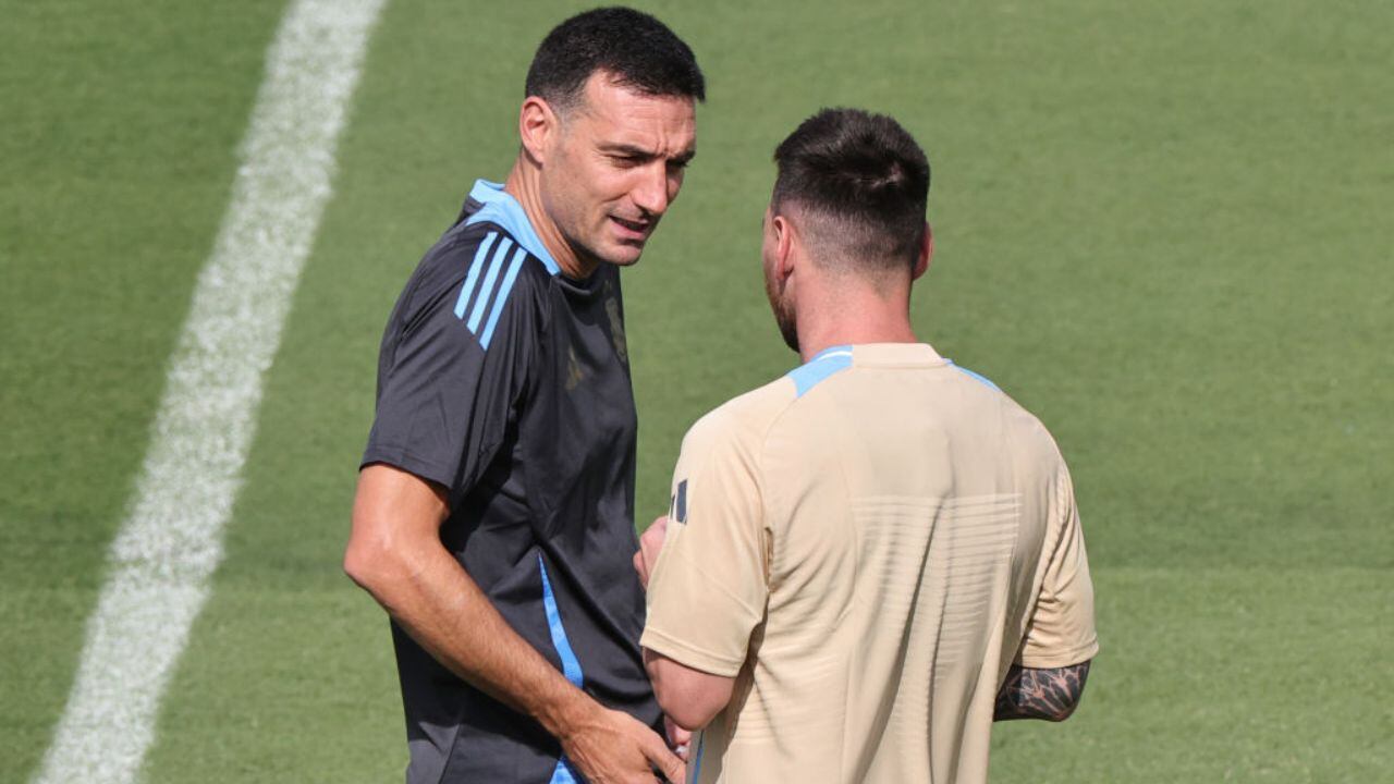 Scaloni y Messi con Argentina.