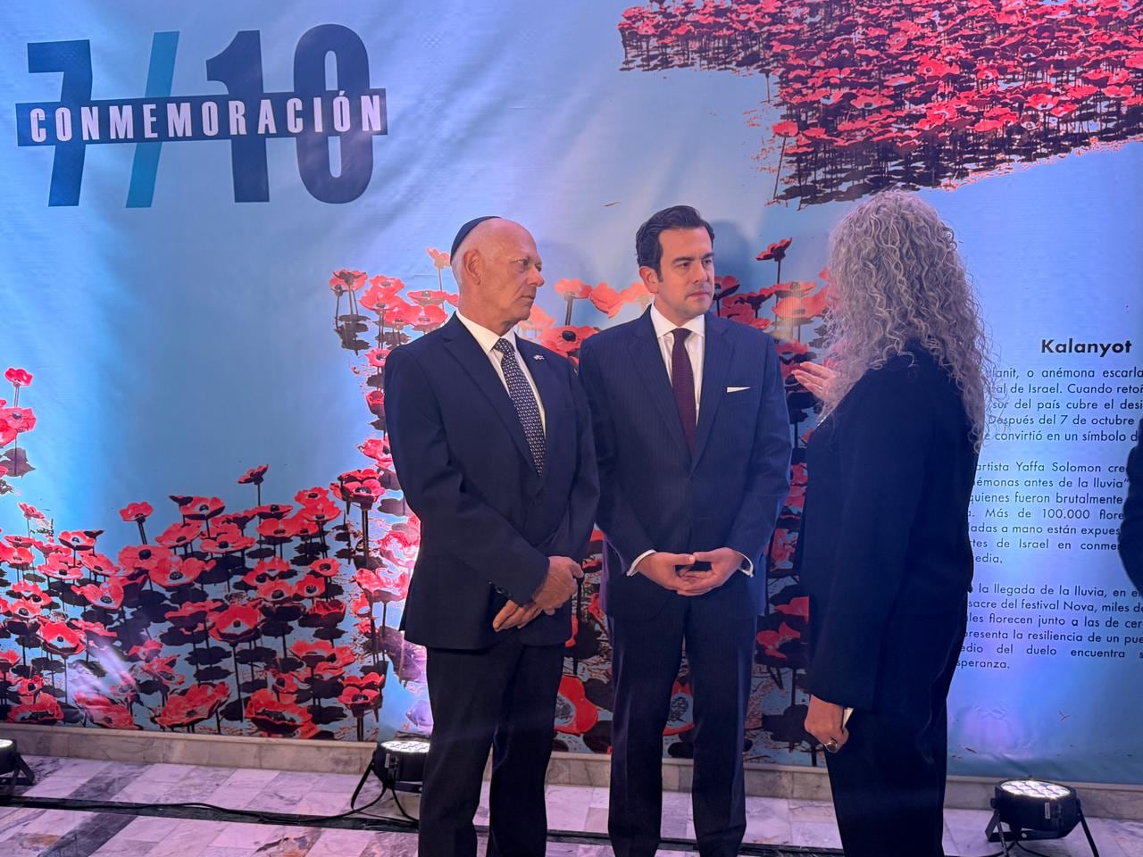 El evento organizado por la Embajada de Israel contó con la presencia de la embajadora de la legación, Vivian Aisen; el presidente de la Confederación de Comunidades Judías de Colombia (CCJC), George Levy; su director ejecutivo, Marcos Peckel; el representante a la Cámara Daniel Briceño; personalidades y rabinos, entre otros.