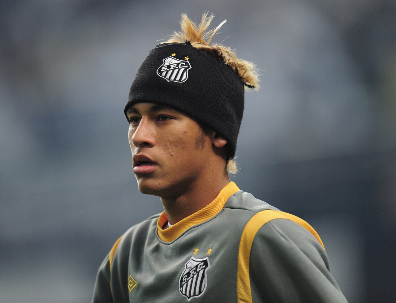 TOYOTA, JAPAN - DECEMBER 14: Neymar of Santos warms up before the FIFA Club World Cup semi final match between Kashiwa Reysol and Santos at Toyota Stadium on December 14, 2011 in Toyota, Japan. (Photo by Shaun Botterill - FIFA/FIFA via Getty Images)