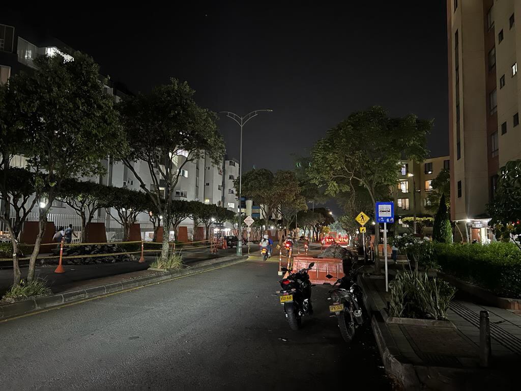 Daño en el alumbrado público por corte del cableado.