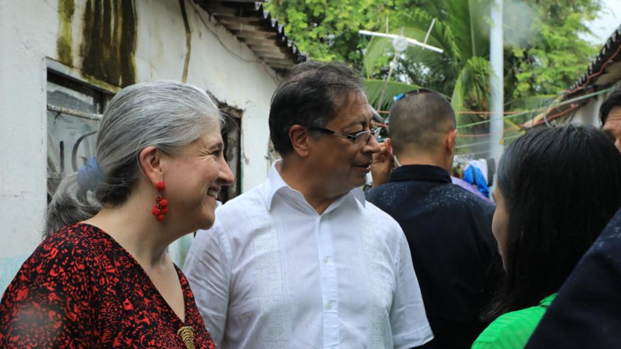 Ministra de vivienda Catalina Velasco, Presidente Gustavo Petro, las iniciativas que han desarrollado en los primeros cien días de gobierno