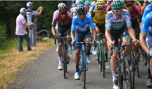 Nairo Quintana y Egan Bernal compiten en Europa