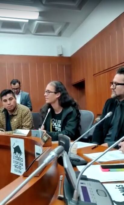 Movimiento Animalista del Valle acompañó radicación de proyecto que busca la abolición de las corridas de toros en Colombia.