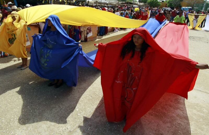El pueblo de la paz Uribia. Festival de la Cultura Wayúu, pueblo indígena que habita entre Colombia y Venezuela, en la península caribeña de La Guajira. Sus saberes ancestrales enfocados en la resolución pacífica de conflictos llevaron a esta comunidad a ser reconocida como Patrimonio Inmaterial de la Humanidad por la Unesco.