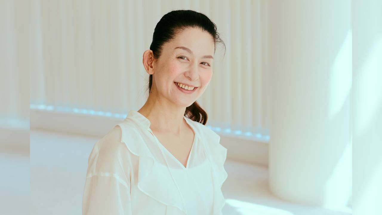 Una encuesta encontró que las asiáticas, también mayores de 60 años, siguen rutinas de belleza.