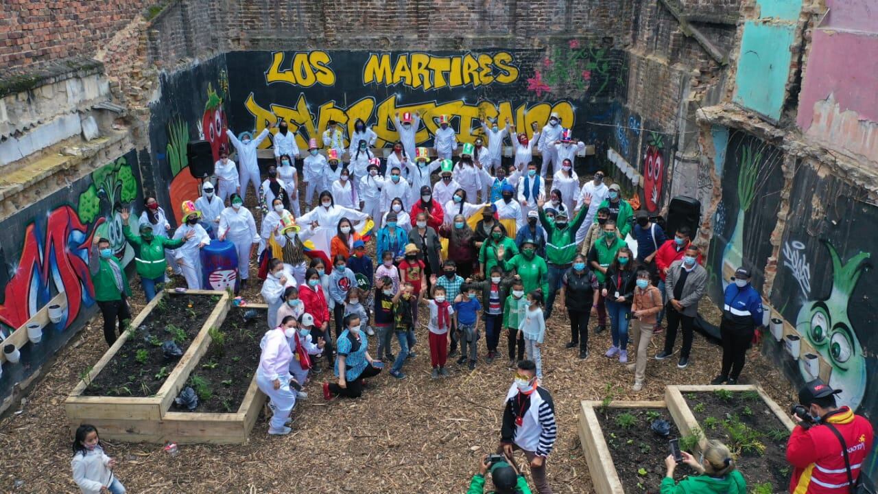 La participación de la comunidad es fundamental para garantizar la sostenibilidad de esta huerta urbana, así como la conservación del entorno y la construcción de un nuevo tejido social.