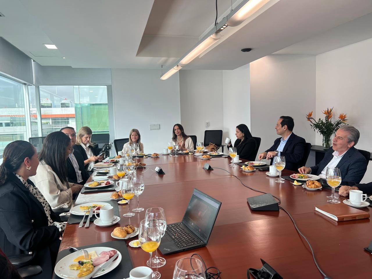 Mintransporte designada se reunió con la CCI y gremios del transporte de carga