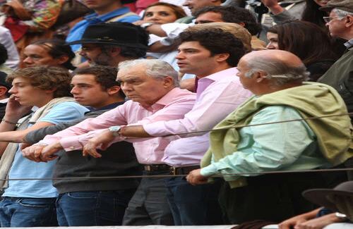 Julio Mario Santo Domingo y Alejandro Santo Domingo en la Temporada Taurina de Bogotá de 2010.