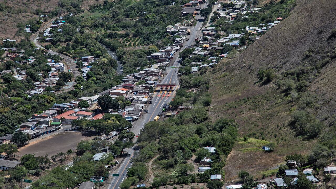 VIA BUGA - LOBO GUERRERO. CONSTRUCCION. INFRAESTRUCTURA.
LOBO GUERRERO. VALLE DEL CAUCA. JULIO 28 DE 2015.
FOTO ALEJANDRO ACOSTA-REVISTA DINERO.