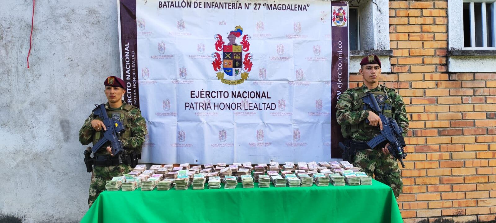 Dinero incautado a un conductor en carreteras del Huila. Eran 1.400 millones de pesos.