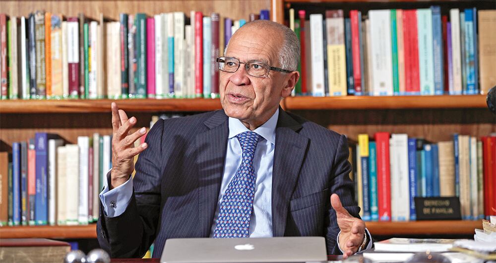   El exfiscal Alfonso Gómez Méndez aseguró no hay riesgo de una ruptura institucional y pidió que se permita a cada institución seguir sus funciones.